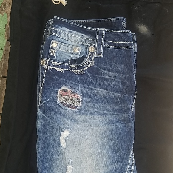 Miss Me Jean's Capris - Picture 3 of 5